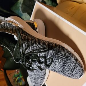 Stylish Knit Sneakers - Black and White